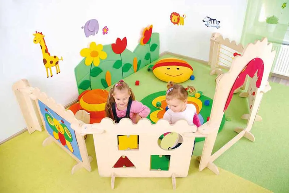 Baby Corner Module with Tapestry