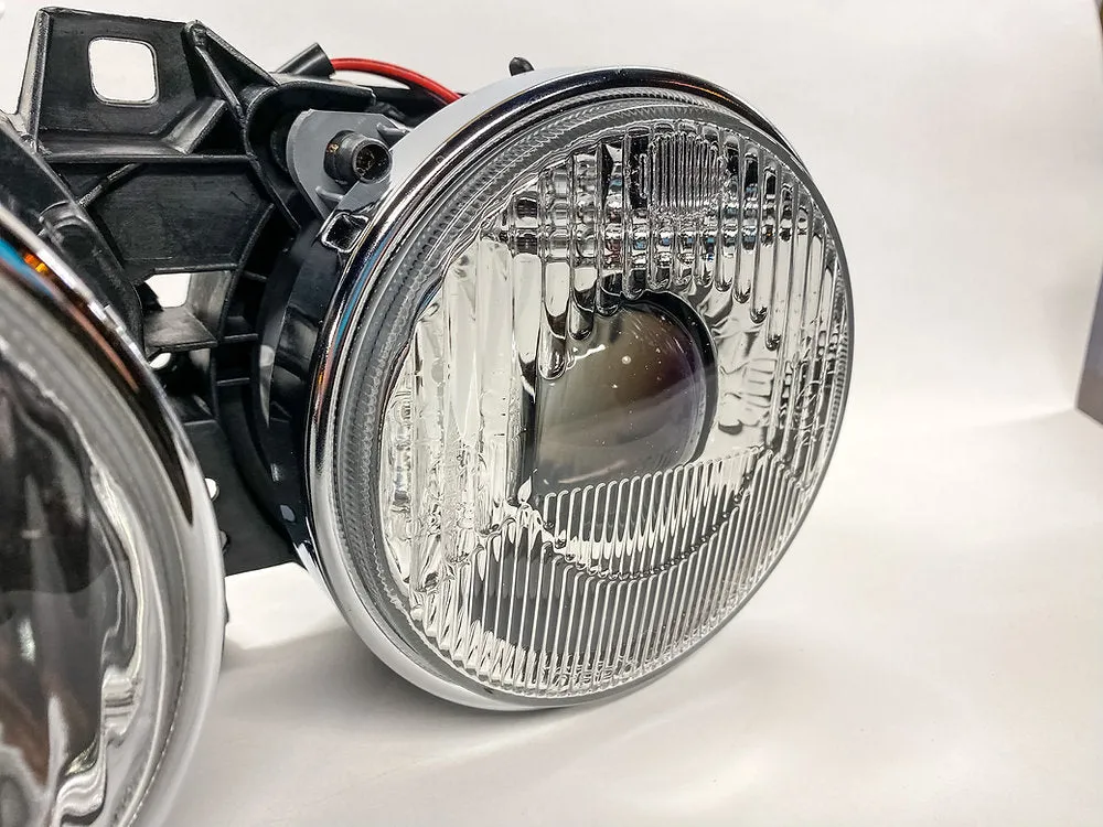 E30 Micro D2S Bi-Xenon Projector Retrofit Kit (DIY)