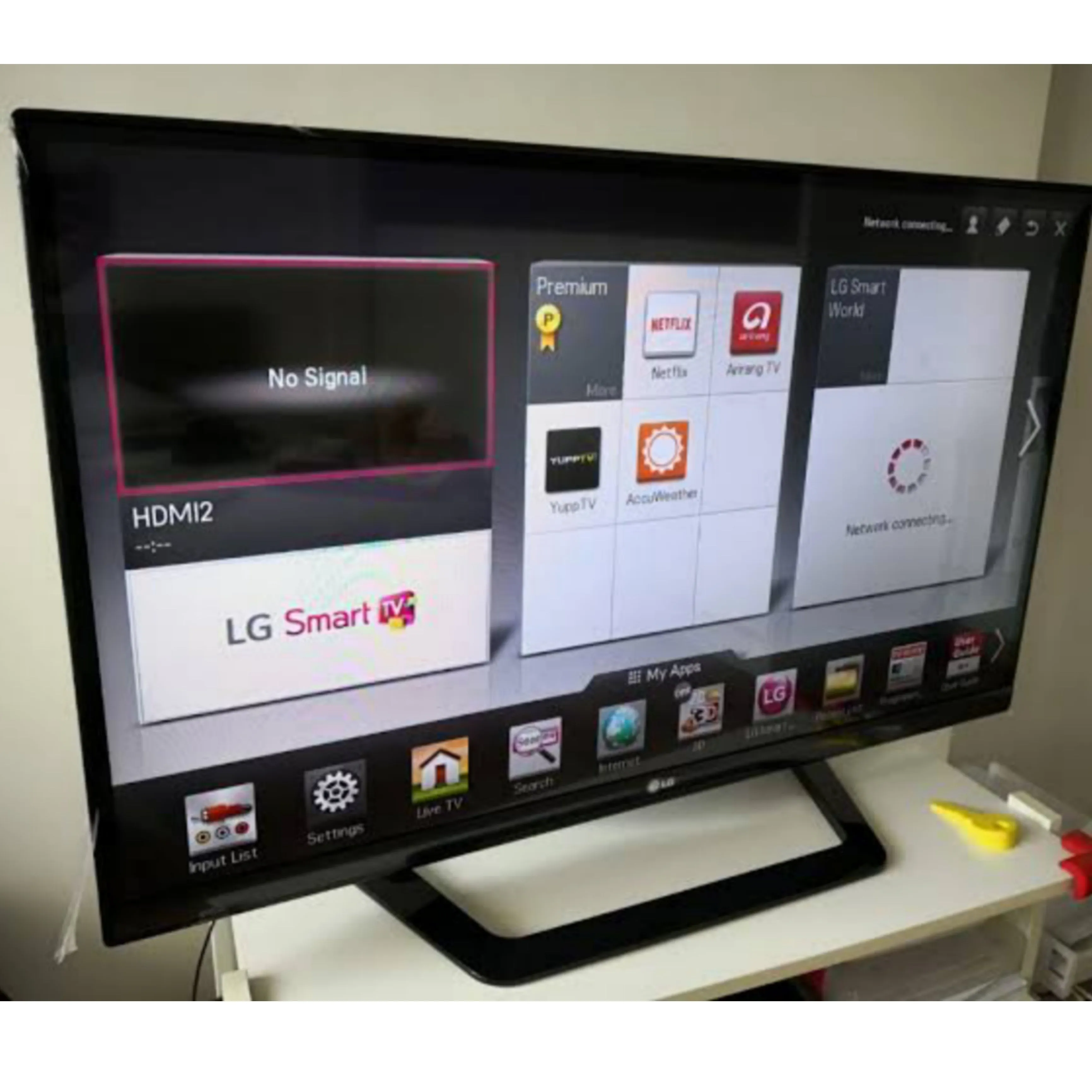 LG 39 Inch 39LN575S Satellite Smart Full HD 1080p LED TV - UK Used