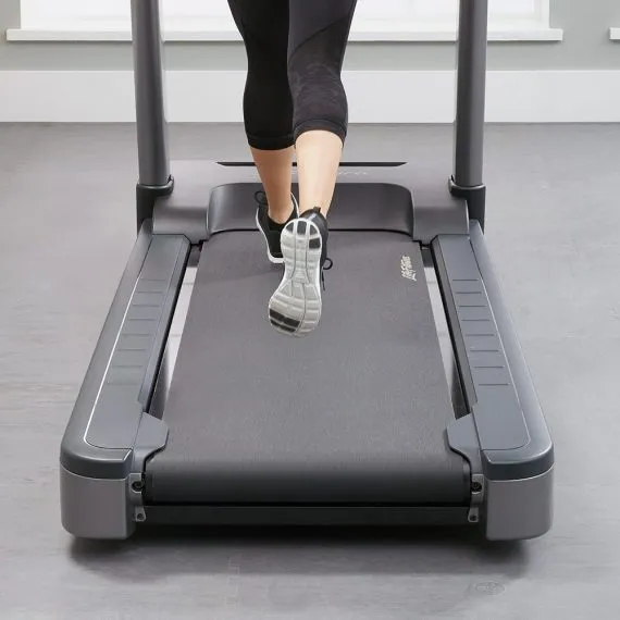 Life Fitness Club Series  Treadmill