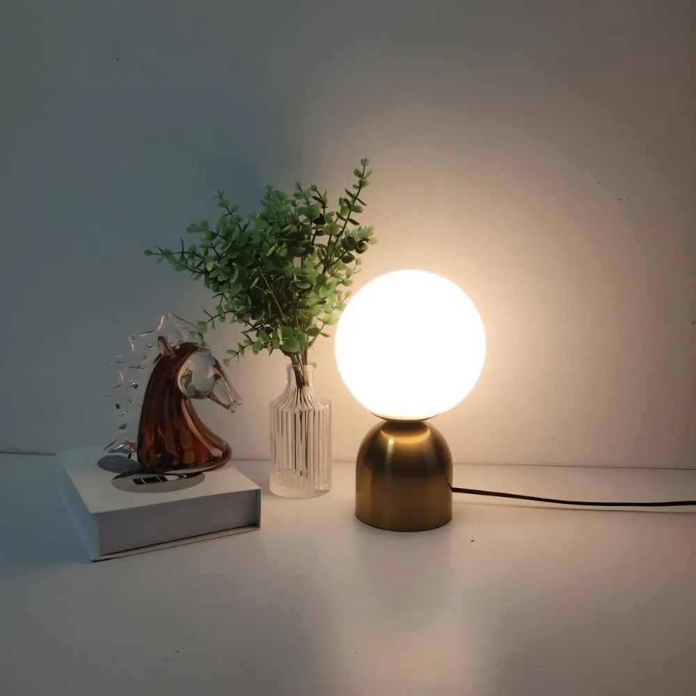 Pelota Table Lamp